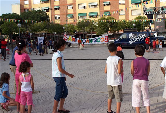 Festival infantil amb jocs tradicionals d'arreu del món (Sant Joan 2008)