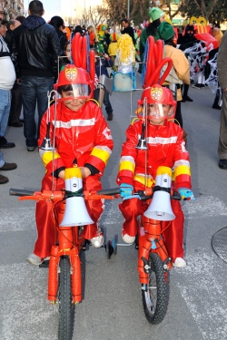 13 de febrer - Els Bicibombers - Primer premi infantil parella del concurs de disfresses