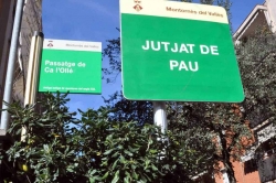 El Jutjat de Pau està ubicat al passatge de Ca l'Ollé