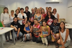 Foto de família amb representants de les entitats, l’alcalde José A. Montero, la regidora de Participació Ciutadana, Mar García i la tècnica de participació, Marga Bernárdez 