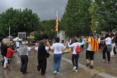 L'acte finalitza amb la tradicional ballada de sardanes (2015)