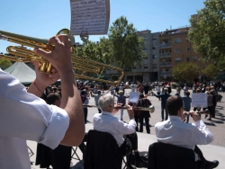 Ballada de sardanes amb la Cobla Genisenca a la plaça de Pau Picasso