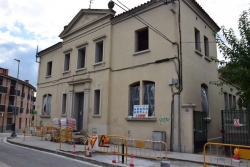 Façana de l'edifici de Pintor Mir