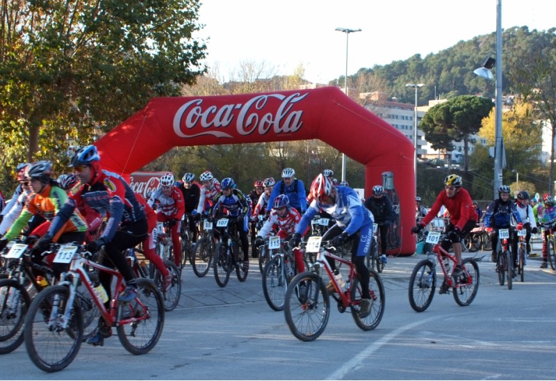 Pedalada de muntanya de BTT (Imatge d'arxiu)