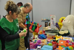 Voluntaris de Volumont a la recollida solidària "Un somriure per a tothom"