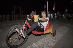 Baixada nocturna de carretons