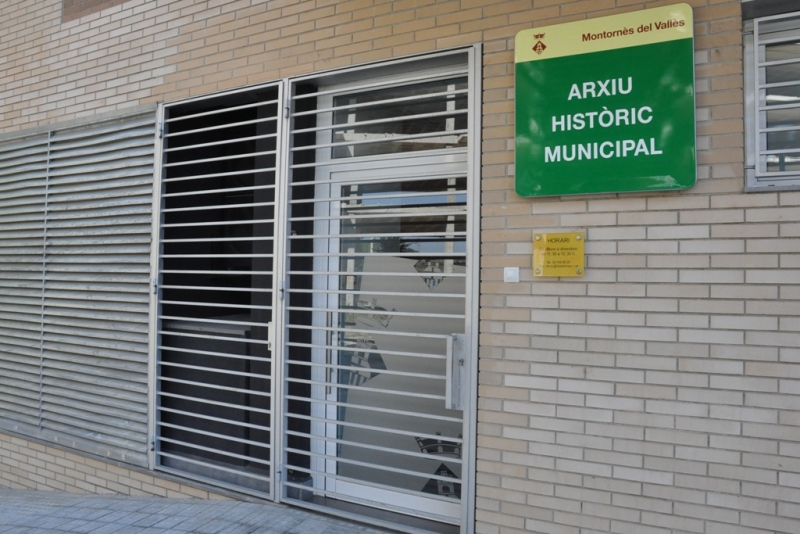 Façana de l'Arxiu Històric Municipal del carrer de la Pau