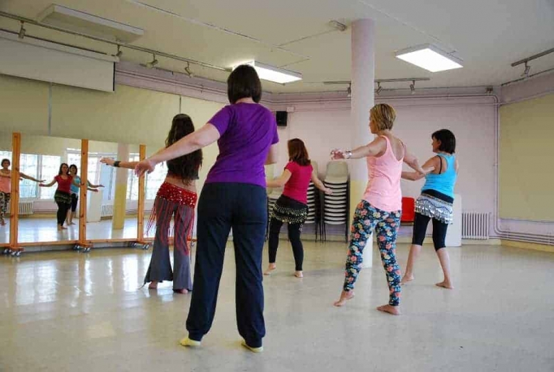 Taller de dansa del ventre al Casal de Cultura