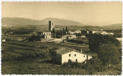 Vista de la zona de l'església de Sant Sadurní. Dècada dels 60 i dels 70 del segle XX.