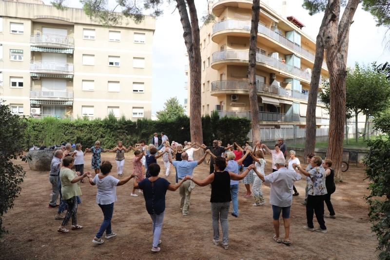 Sardanes amb la Cobla Premià durant la Festa Major 2019. (Foto: Ajuntament de Montornès del Vallès. Autor: Juanjo Bermejo)