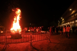 La tradicional foguera de Sant Joan