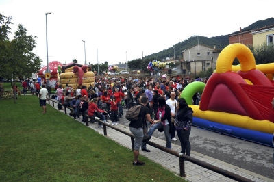 Inflables i botifarrada popular
