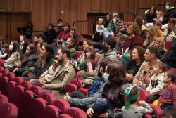 Marató de contes al Teatre Margarida Xirgu.