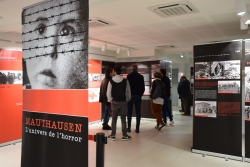 Un moment de la inauguració de l'exposició "Mauthausen, l'univers de l'horror".