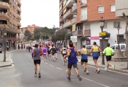 Pas per l'avinguda de l'Onze de Setembre, a l'alçada de la Creu de Terme