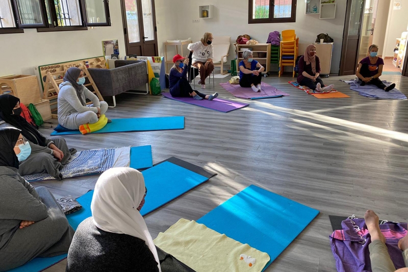 Sortida del programa "Salut, pas a pas" i estiraments al Centre Infantil Pintor Mir.