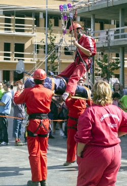 Exhibició de rescat amb l'Associació de Voluntaris de Protecció Civil