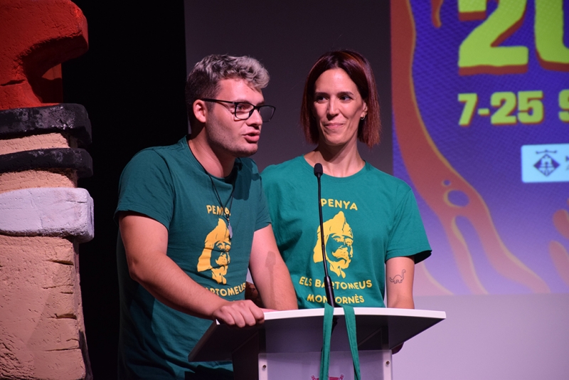 Intervenció d'Albert Porcar i Sandra Lavado, de la Penya Els Bartomeus, a la presentació de la Festa Major 2022.