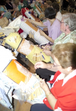 Trobada de puntaires al carrer de Jaume Balmes