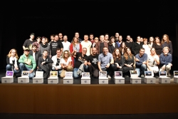 Participants en l'assemblea del +30 Kosmos amb l'alcalde, José A. Montero, i la regidora de Participació Ciutadana, Mar Garcia.