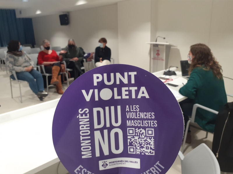 Taller de la campanya Punt Violeta amb establiments de perruqueria i centres d'estètica (2021).