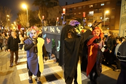 22/02/2023 - Rua de dol per a la crema de la reina Carnestoltes.