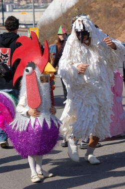 Carnaval menut - Disfressa més divertida - El gall