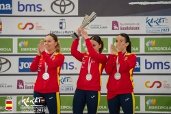 María López, Lídia Rodríguez i Raquel Roy al podi. (imatge: RFE de Karate)