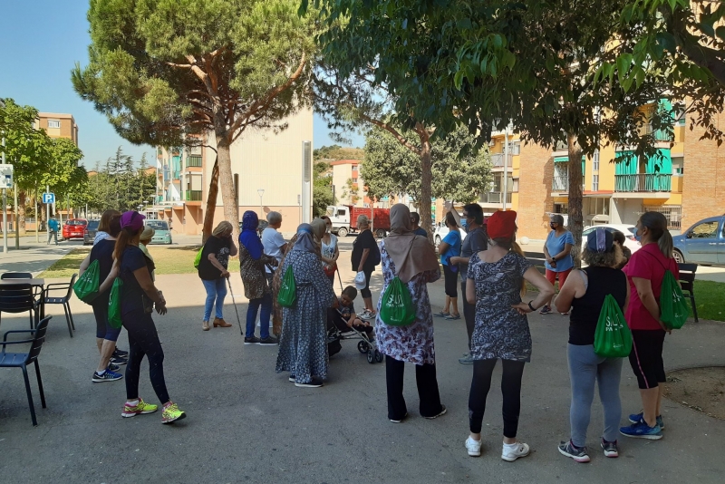 Sortida del programa "Salut, pas a pas", a la plaça del Poble.