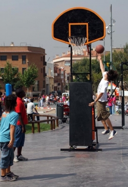 III Diada d'Esport al Carrer a la plaça de Pau Picasso