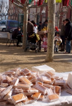 Diumenge de Carnaval - Esmorzar amb xocolata i melindros al CIJ