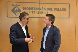 El delegat del Govern, Joan Borràs, conversant amb l'alcalde, José A. Montero.