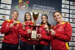 Gema Morales, Paola García, Raquel Roy i María López amb el bronze aconseguit al Mundial de Budapest. (font: CK Montornès)