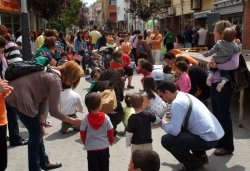 25 d'abril - Animació infantil al carrer Major