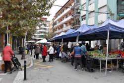 Mercat setmanal de Montornès Centre (imatge d'arxiu)