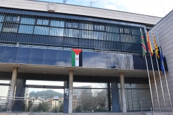 La bandera de la RASD al balcó de l'Ajuntament