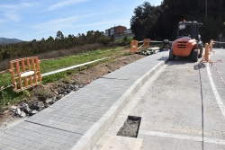 Construcció d'una vorera al tram del carrer de Can Parera que dona accés a la plana de Can Vilaró.