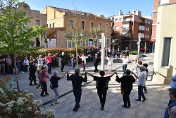 Ballada de sardanes a la plaça de la República.