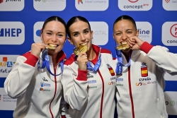 L'equip de kata femení amb l'or europeu: Maria López, Gemma Morales i Raquel Roy. Foto: Club Karate Montornès.