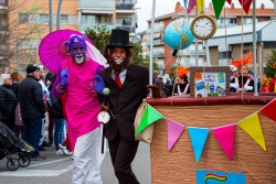 01/03/2025 - Rua de Carnaval.