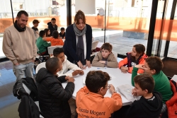 Un dels grups de treball de la trobada de cooperatives del projecte CuEmE.