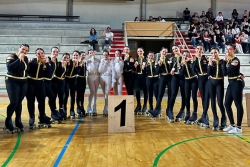 El grup Xou del Club Patí Montornès després d'aconseguir la victòria. (imatge: CP Montornès)