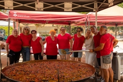 24/06/2024 - La comissió de festes de Montornès Nord amb la paella.