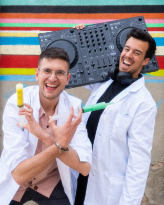 (imatge: Bestial DJ's).