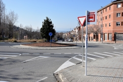 Parada de la línia d'autobús 427 a la plaça dels Remences.