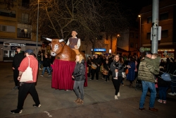 18/02/2026 -  El Bou de Montornès entra a la plaça.