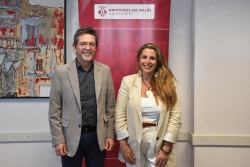 L'alcalde, José A. Montero, amb la vicepresidenta tercera de la Diputació de Barcelona, Candela López.