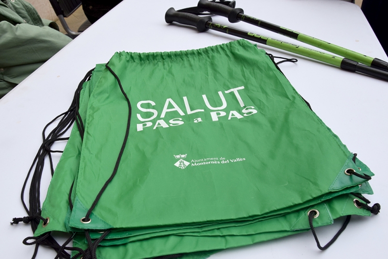 La bossa que reben les persones participants del programa "Salut, pas a pas".