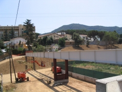 La passarel·la connectarà els carrers de Joan Carles I i d'Els Pins 