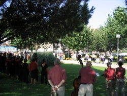 Actuació de l'Esbart i la Coral de la SC La Lira a l'acte institucional de la Diada